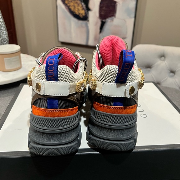 EXTREMELY GENTLY USED ! Only worn 2 times !comes with box and original wrapping - Picture 3 of 5